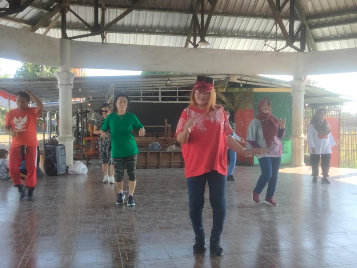 Heboh Tips Sehat! Senam Pagi Rutin di Pemalang: Warga Lanjut Usia Tetap Sehat dan Semangat