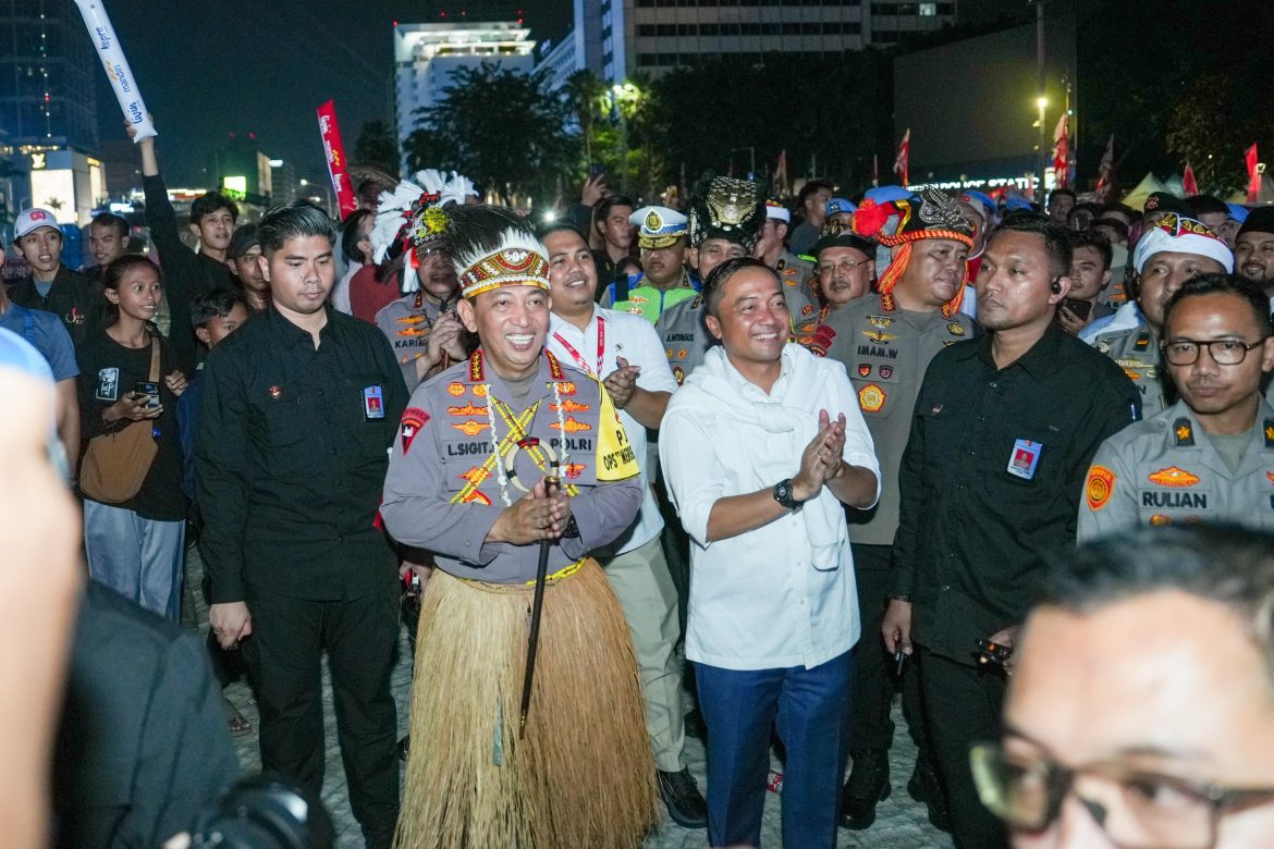 Kapolri dan Mensesneg Tinjau Panggung Rakyat di HI, Masyarakat Antusias