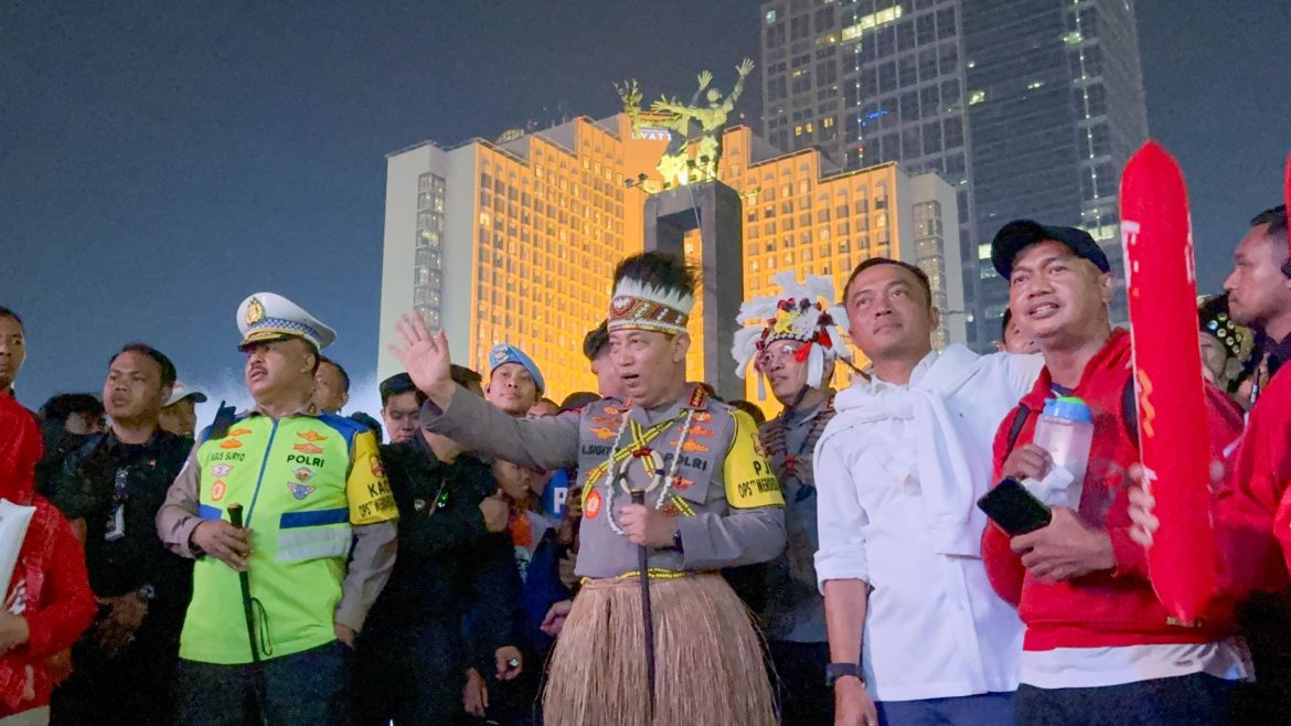 Kapolri dan Mensesneg Tinjau Panggung Rakyat di HI, Masyarakat Antusias   