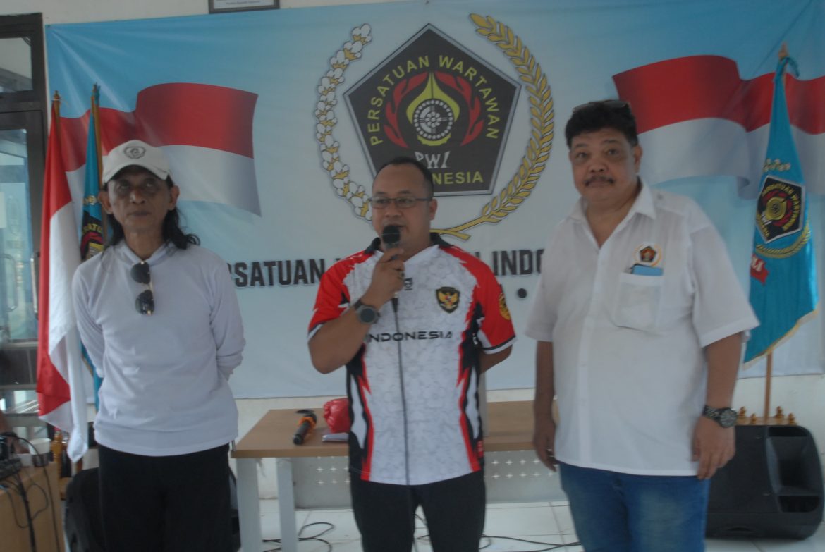 PWI Bekasi Raya Adakan Giat Perdana Kibarkan Sang Saka Merah Putih di HUT RI-80   