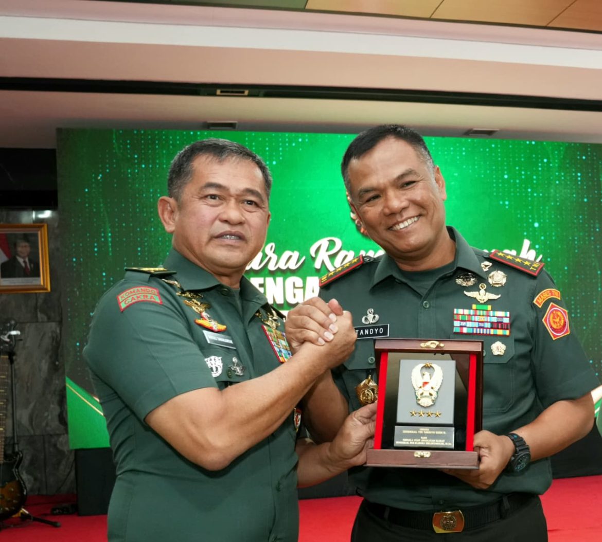 Wakil Panglima TNI Ikuti Tradisi Pengantar Tugas di Mabesad