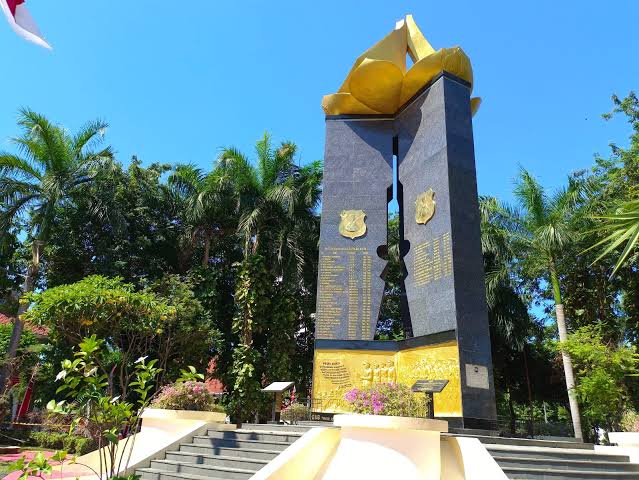 Hari Juang Polri 2025 Digelar di Surabaya, Kapolri Pimpin Upacara   