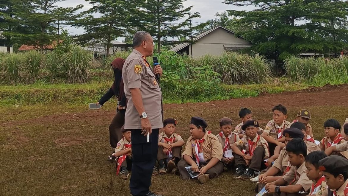 Kapolsek Cibungbulang Berikan Motivasi Kepada Anggota Jambore Ranting Pamijahan di Hari Pramuka ke-64   