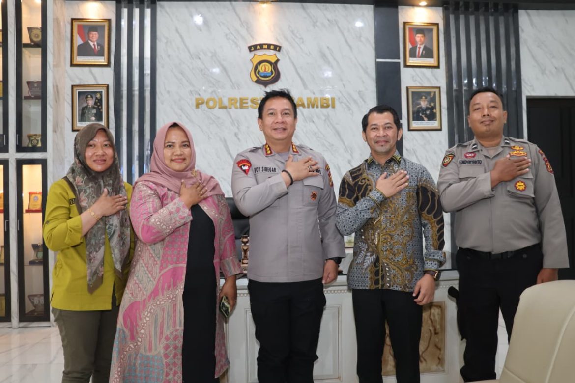 Kapolresta Jambi Terima Audiensi Rektor Universitas Adiwangsa Jambi, Bahas Sinergi Pendidikan dan Kepolisian   