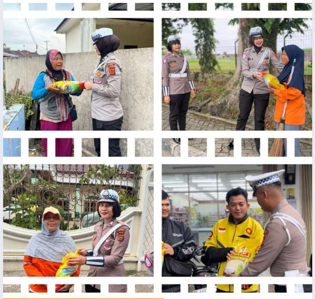 Jumat Berkah Satlantas Polresta Jambi Berbagi Beras Kepada Warga    