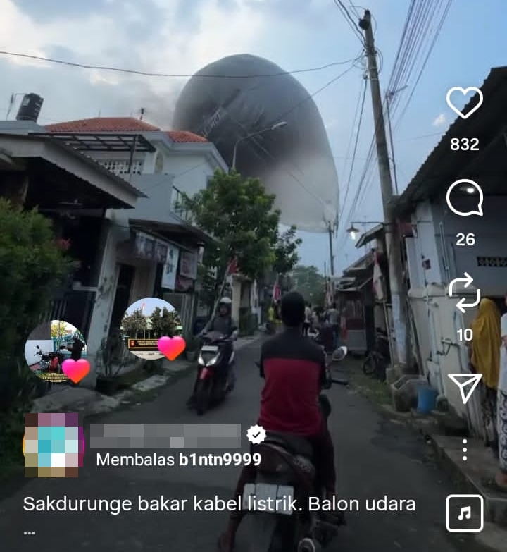 Balon Udara Tersangkut Tiang Listrik di Pekalongan, Polisi Turun Tangan