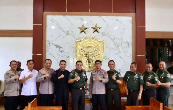 BRIGJEN  POL . DRS. MARZUKI ALI BASYAH.M.M SILATURAHMI DENGAN PANGDAM ISKANDAR MUDA (IM) MAYJEN TNI NIKO FAHRIZAL   