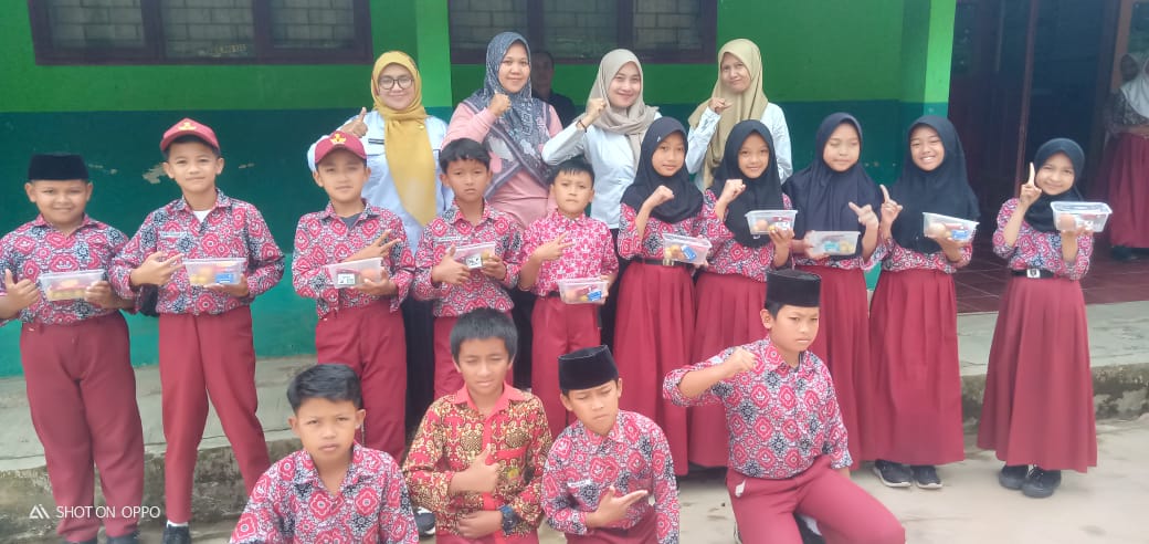 Program Makan Bergizi (MBG) Disambut Positif di SDN 1 Tenjowaringin