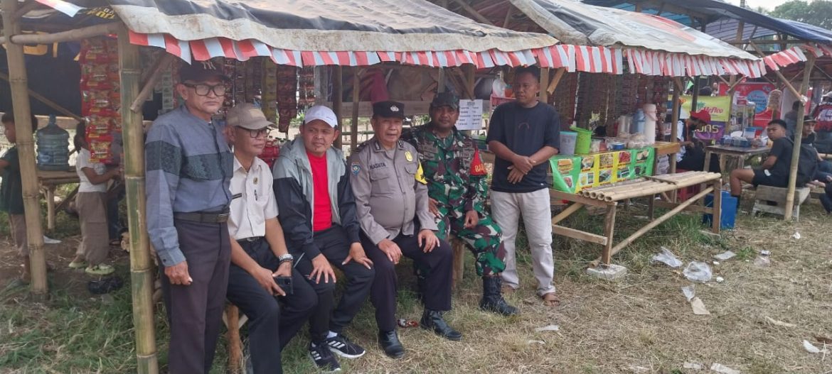 Sinergitas TNI-Polri: Polsek Rumpin dan Babinsa Gelar Sambang Warga untuk Jaga Kamtibmas   
