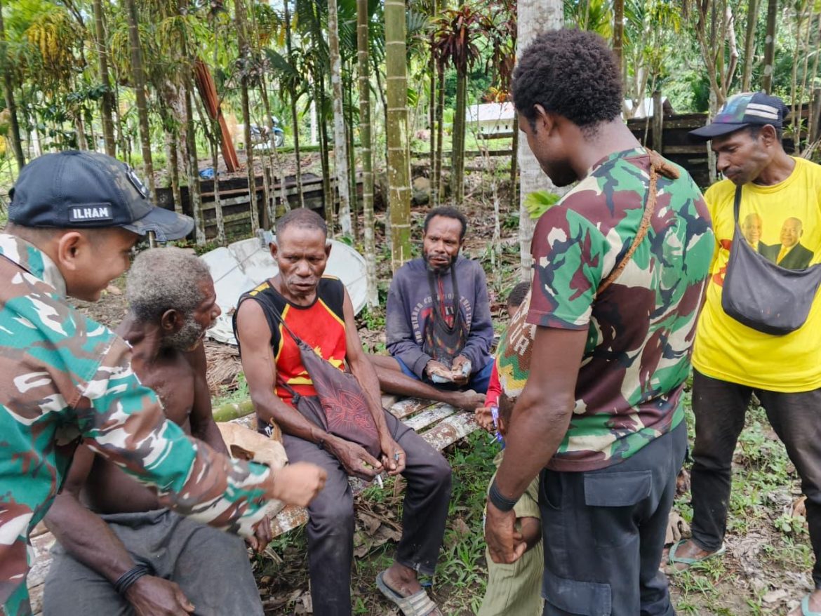 Peduli Warga Perbatasan Papua, Satgas Yonif 131/Brajasakti Gelar Pelayanan Kesehatan Gratis di Kampung Sawiyatami   