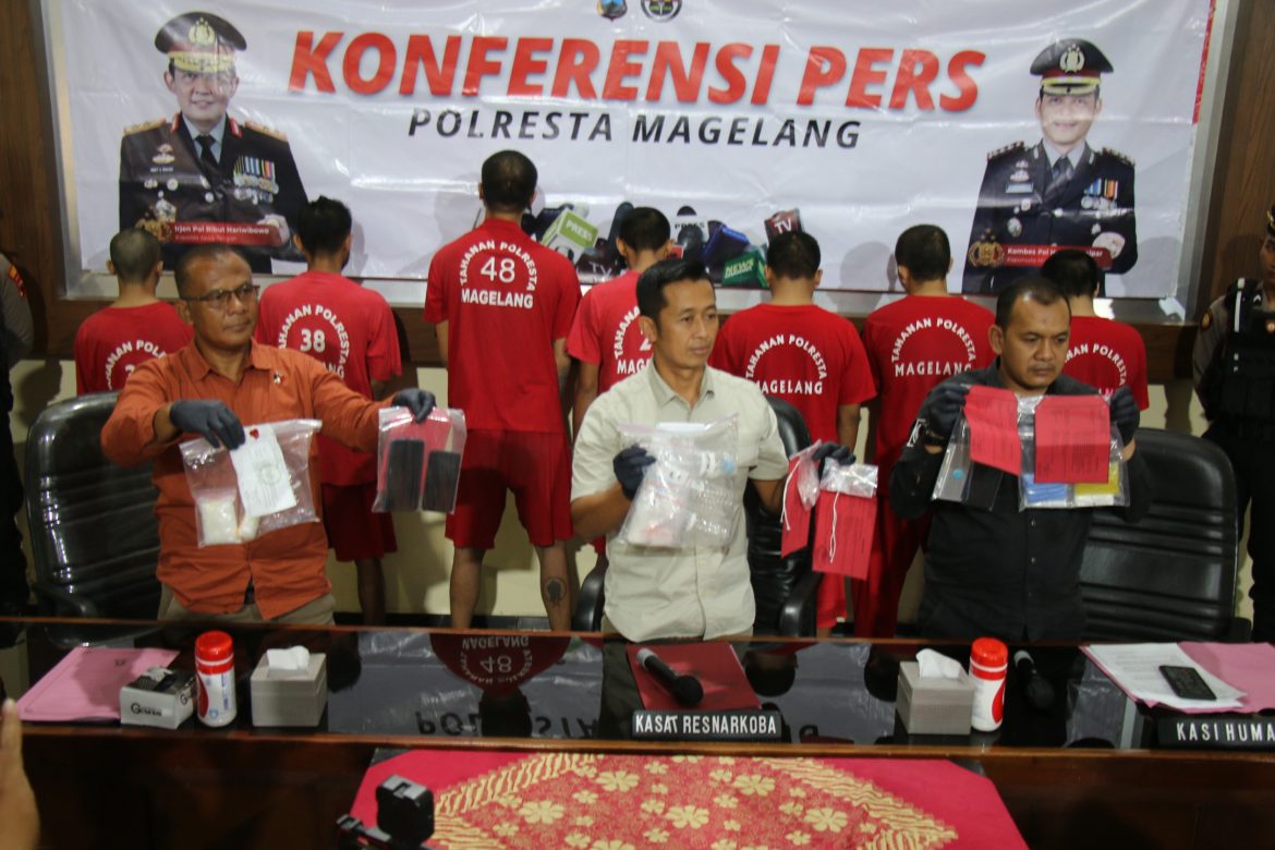 Satresnarkoba Polresta Magelang Ungkap Kasus Sabu, Amankan 7 Tersangka dan Ratusan Gram Barang Bukti