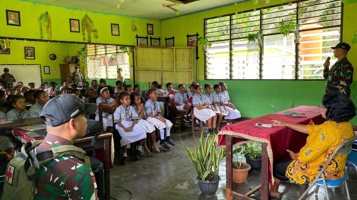 Satgas Yonif 131/Brajasakti Gelar Penyuluhan Kesehatan dan Bela Negara di SD YPPK Wembi   