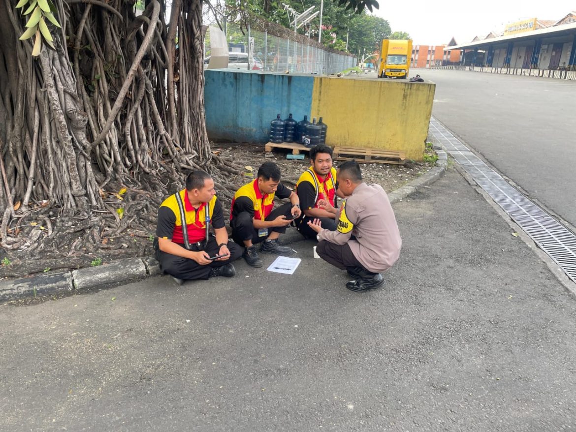 Satbinmas Polresta Bandara Soetta Imbau Karyawan Ciptakan Kamtibmas Kondusif    