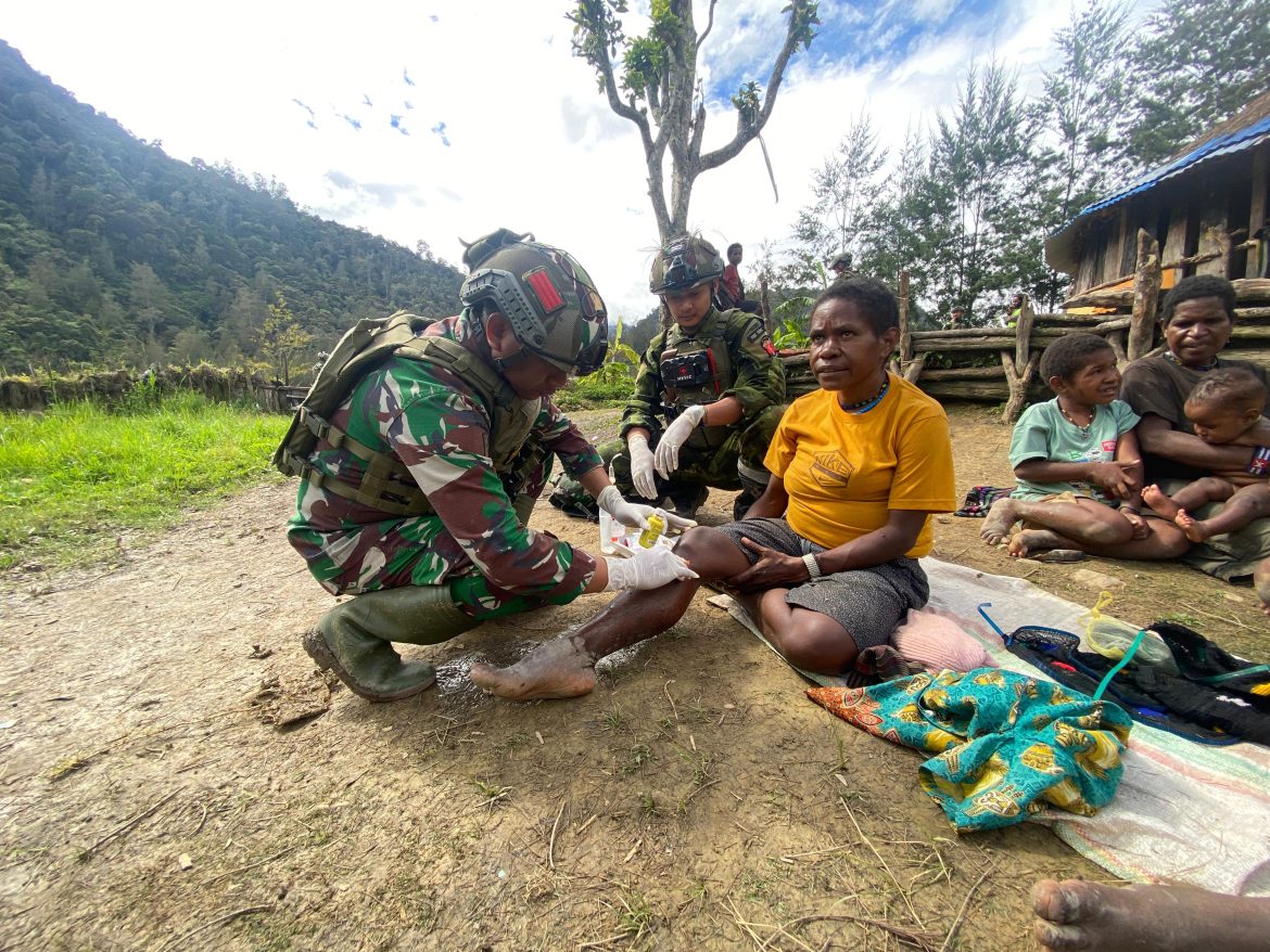 Jejak Pengabdian Prajurit Loreng di Mayuberi: TNI Hadir dengan Kepedulian dan Kasih   