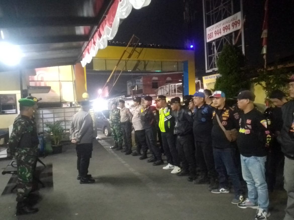 Sinergi TNI-Polri: Bhabinkamtibmas Polsek Bojong Gede Sambang Warga, Sampaikan Edukasi Kamtibmas   