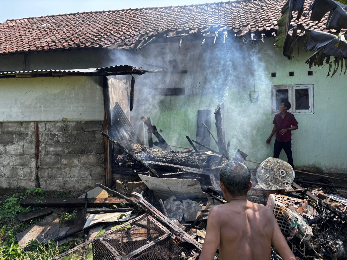 Rumah Warga di Karanganyar Pekalongan Terbakar, Kerugian Ditaksir Rp. 15 Juta
