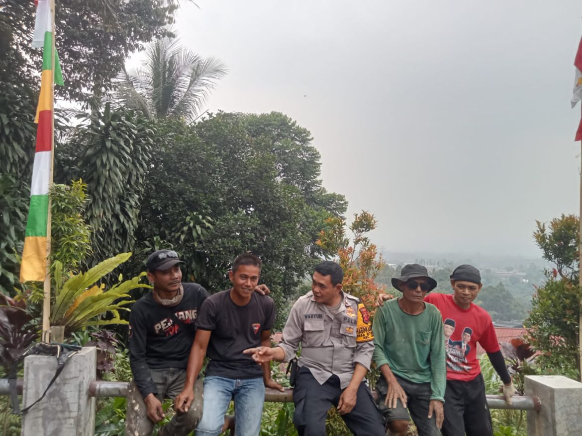 Bhabinkamtibmas Polsek Ciawi Polres Bogor Giat Sambang Warga Jaga Kamtibmas Tetap Kondusif   