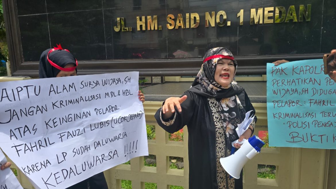 Dituduh melakukan penipuan dan penggelapan Emak-emak Klaim Jadi Korban Kriminalisasi   