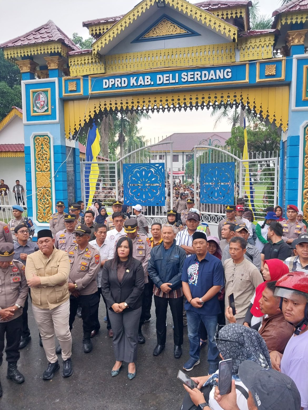 Soroti Biaya Perjalanan Dinas Ketua DPRD Deliserdang, (AMPK) Lakukan Unjukrasa , Ketua DPRD Menghilang Tanpa Kabar   