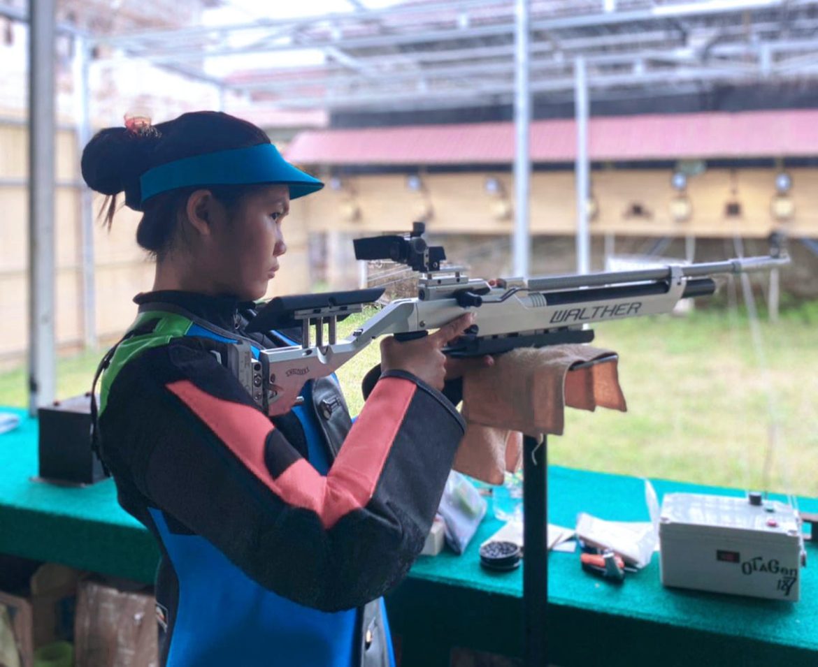 Atlet Menembak Banjarbaru, Chandrika Belvia, Terima Dukungan Peralatan Baru