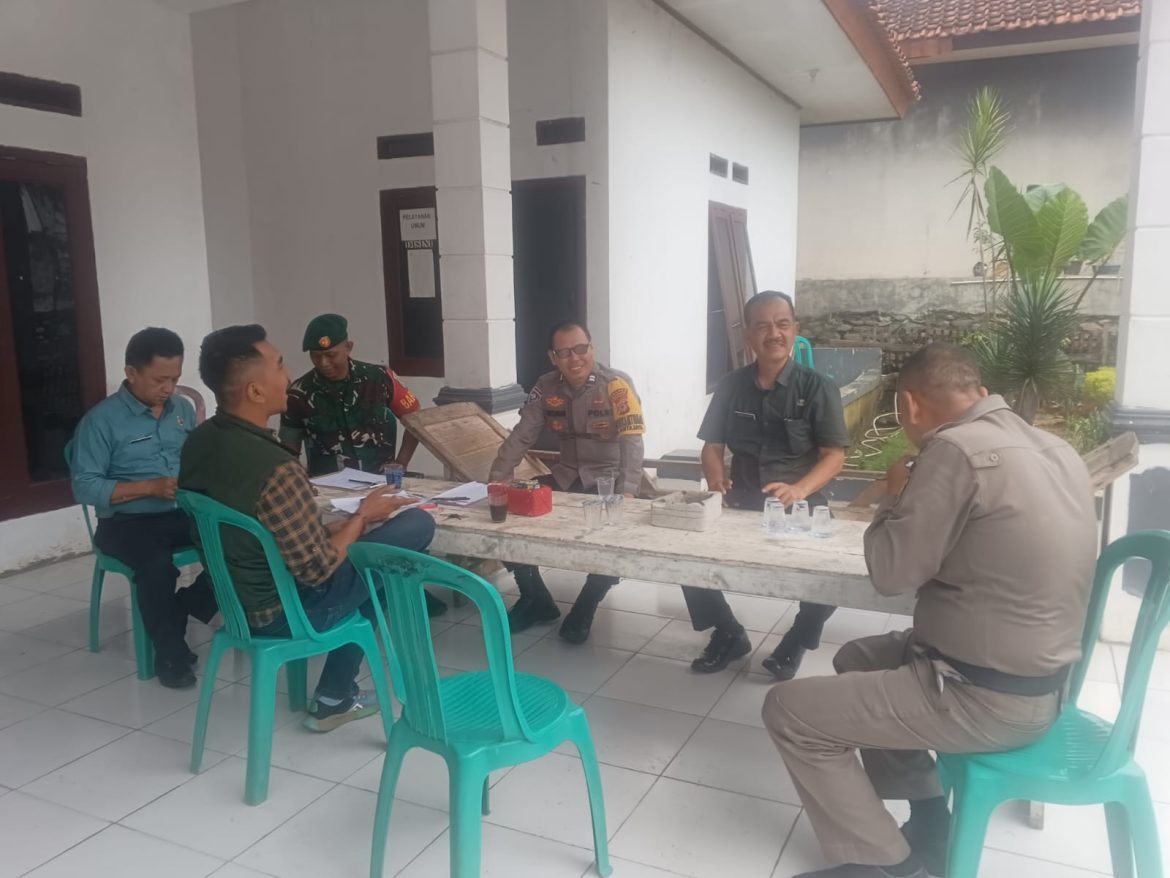 Bhabinkamtibmas Polsek Tanjungsari Sambang Warga, Sampaikan Himbauan Kamtibmas   