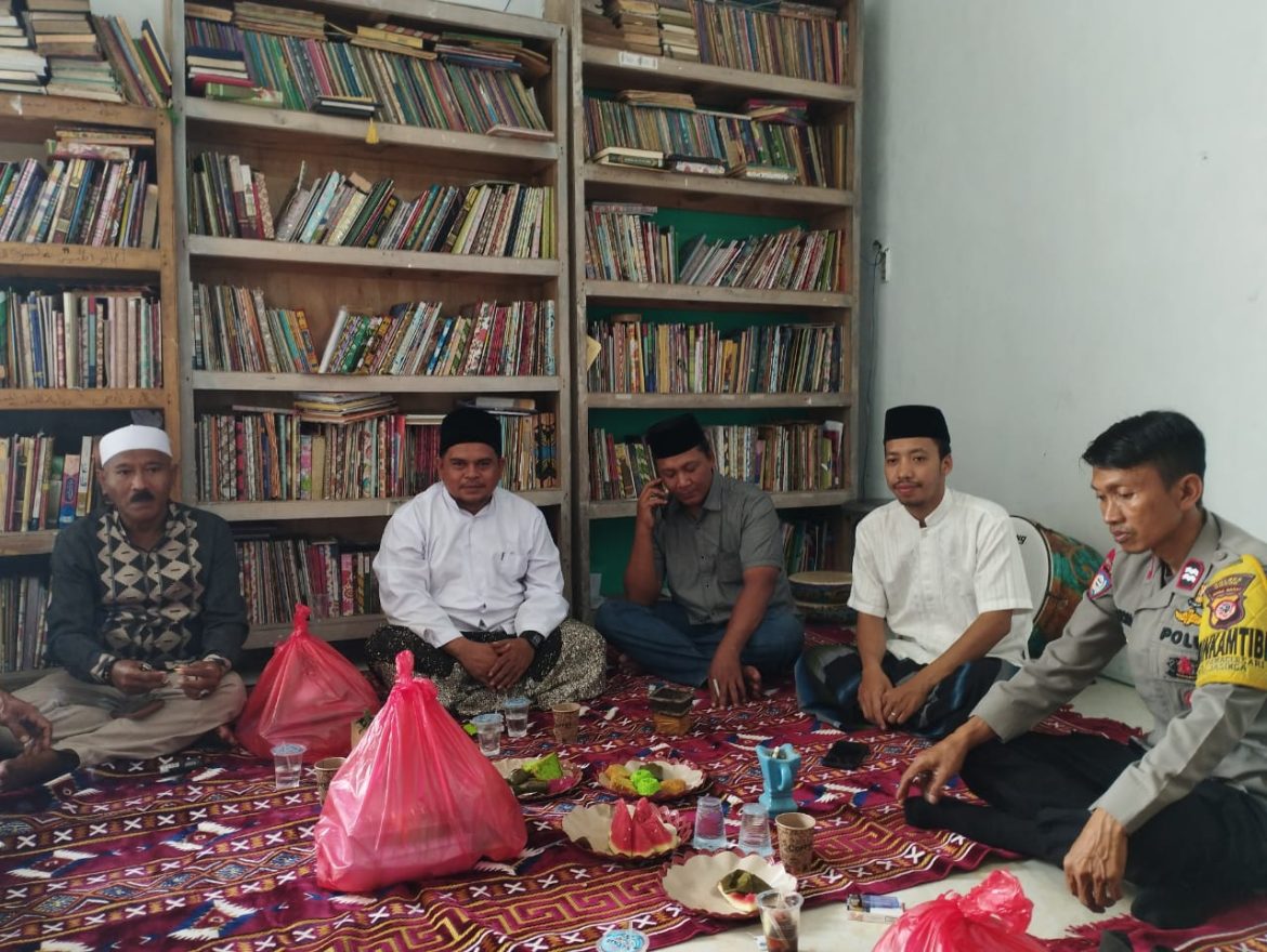 Bhabinkamtibmas Polsek Jasinga Desa Pamagersari Sambang Warga, Sampaikan Imbauan Kamtibmas   