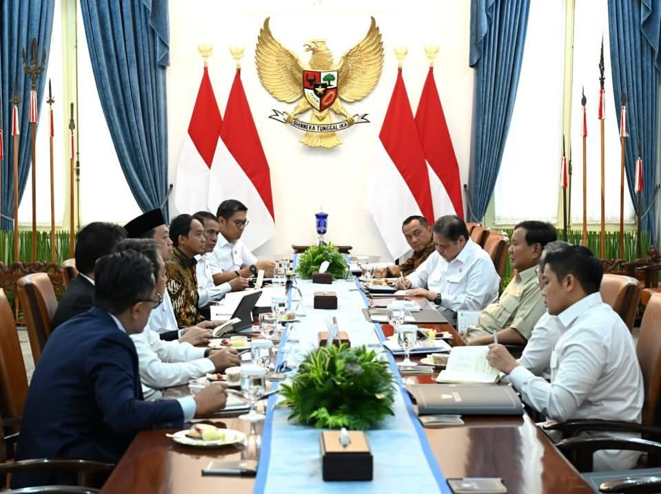 Rapat Terbatas di Istana, Presiden Prabowo Tekankan Percepatan Program Prioritas Nasional   