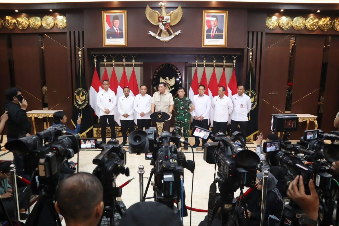 Menko Polkam Ad Interim Gelar Rapat Perdana