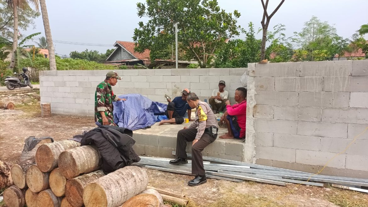 Sinergitas TNI-POLRI dengan Warga Wilayah Desa Binaan Giat Coolingsistem Warga,untuk Menjaga Harkamtibmas Wilayah   