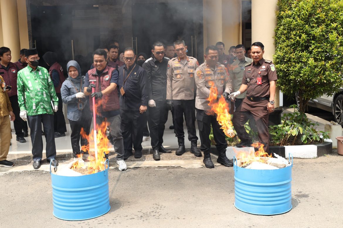 Polda Banten Ungkap 577 Kasus Narkoba Sepanjang 2025, Lakukan Pemusnahan Barang Bukti   