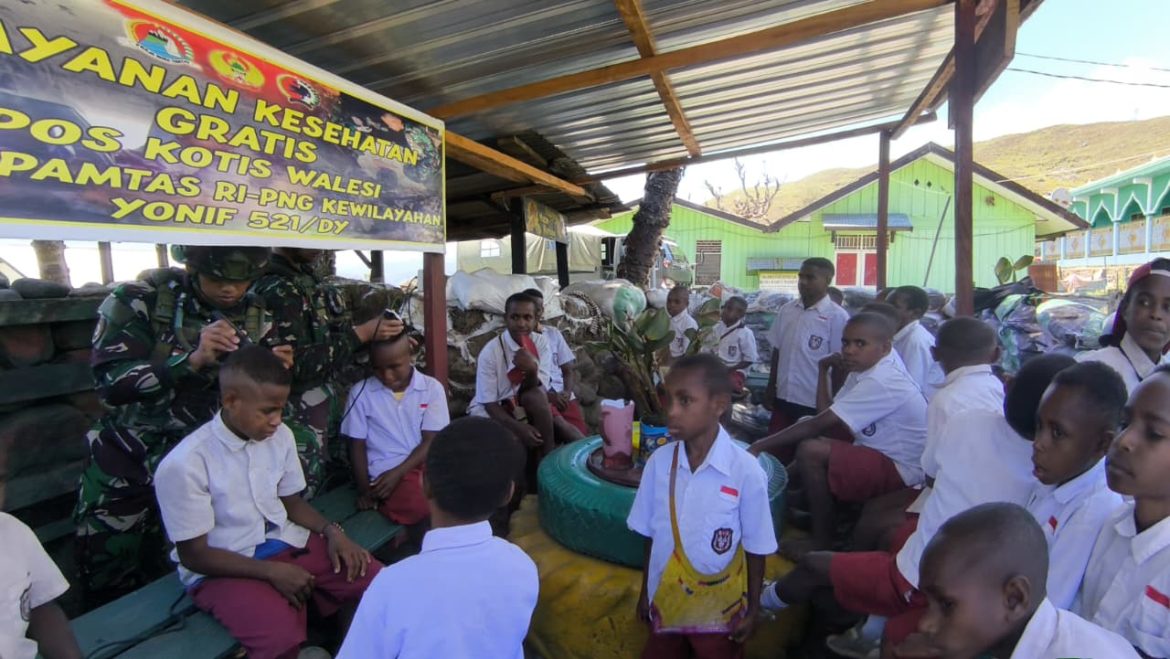 Barbershop Gratis Satgas Yonif 521/DY di Pos Kotis Distrik Walesi, Jayawijaya, Papua Pegunangan   
