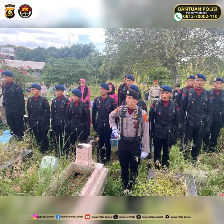 Upacara Pemakaman Aipda Bambang Sugiyanto Berlangsung Khidmat di TPU Kamboja Palembang