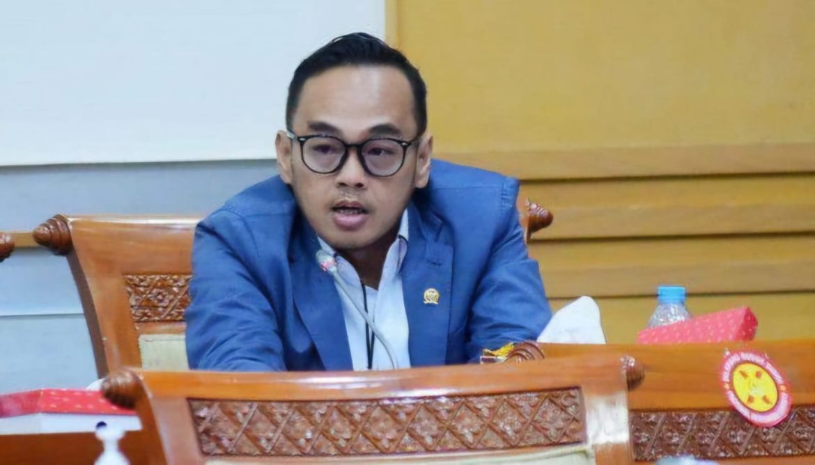 Komisi III DPR Apresiasi Pembatasan Sirene: “Langkah Positif untuk Ketertiban”   
