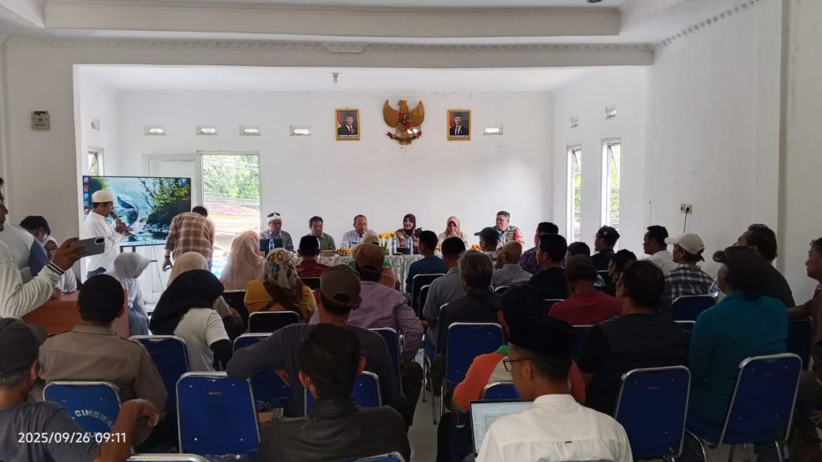 Kapolsek Dramaga Bersama Forkompincam Kec Dramaga Hadir Dalam Giat Musrenbang RKPDES, Tahun 2026 Dan Daftar Usulan RKPDES Tahun 2027 Desa Ciherang Kec Dramaga, Ajak Jaga Kondusifitas Warga Kec Dramaga