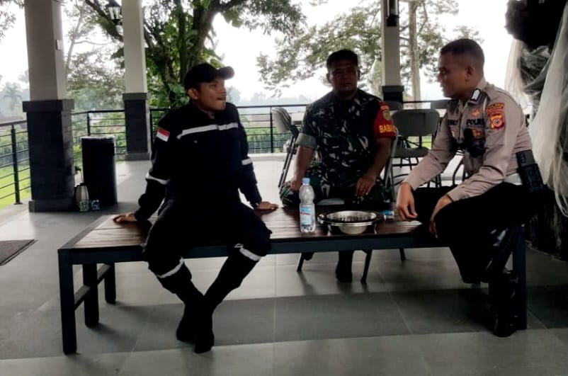 Bhabinkamtibmas Polsek Cijeruk Sambang Warga Desa Cisalada, Perkuat Kemitraan dan Edukasi Kamtibmas   
