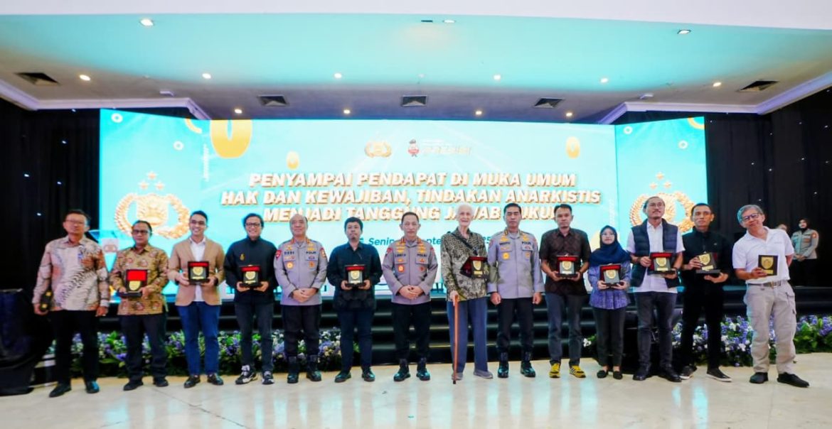 Gelar Dialog Publik Bareng Koalisi Masyarakat Sipil, Kapolri: Serap Aspirasi untuk Jaga Ruang Demokrasi   