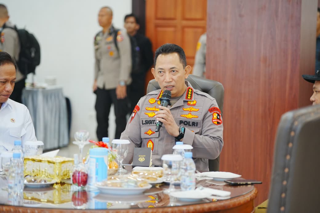 Kapolri Tegaskan Kehadiran Polisi Kawal Demokrasi, Bukan Batasi untuk Pendapat   
