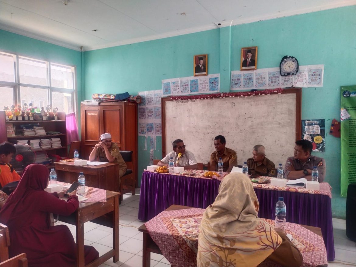 Bhabinkamtibmas Polsek Leuwiliang Sambang Warga Jaga Harkamtibmas di Wilayah   