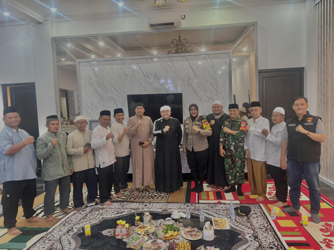 Kapolsek Dramaga Bersama Forkompincam Kec Dramaga Hadir Dalam Giat Memperingati Maulid Nabi Muhammad SAW, Ajak Jaga Kondusifitas Warga Kec Dramaga   