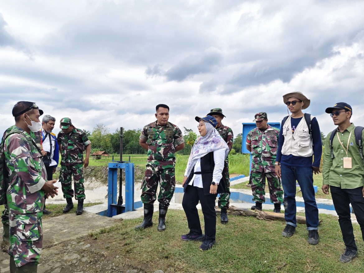 Dandim Pemalang Pantau Langsung Pembangunan Irigasi Tersier di Wilayah Kec. Bodeh