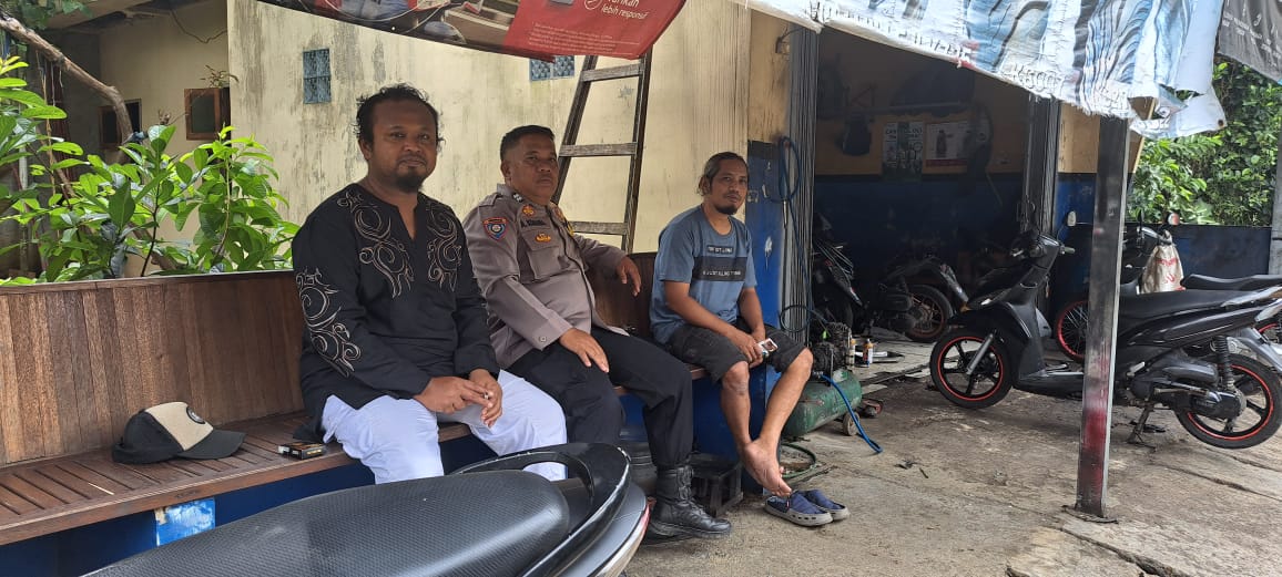 Bhabinkamtibmas Polsek Ciampea Laksanakan Silaturahmi dan Sambang Warga Sampaikan Pesan Kamtibmas   