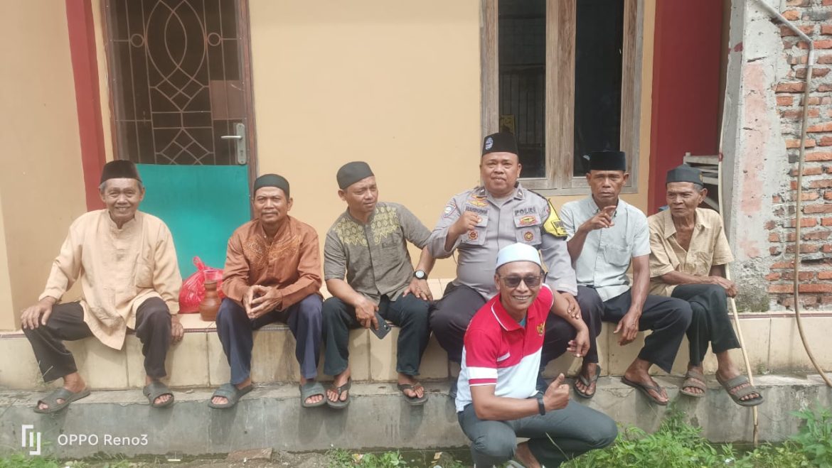 Bhabinkamtibmas Polsek Cileungsi Laksanakan Giat Cooling System, Ajak Warga Jaga Kondusifitas dan Cegah Gangguan Kamtibmas   