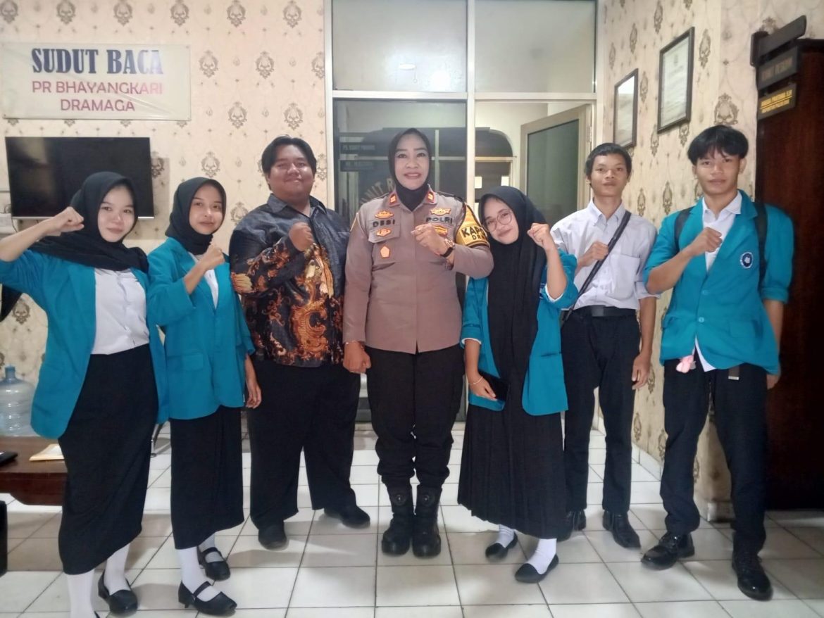 Program Jumat Curhat Kali ini Kapolsek Dramaga Bersama Siswa Siswi Pelajar SMK YAFAHI Dramaga   
