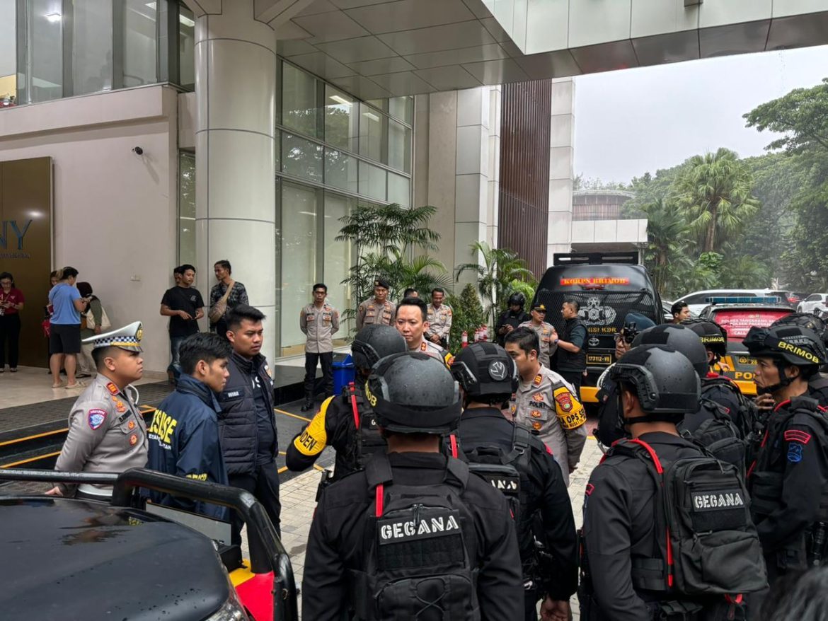 Respons Cepat Polisi Selidiki Teror Bom Dua Sekolah Internasional di Tangsel   