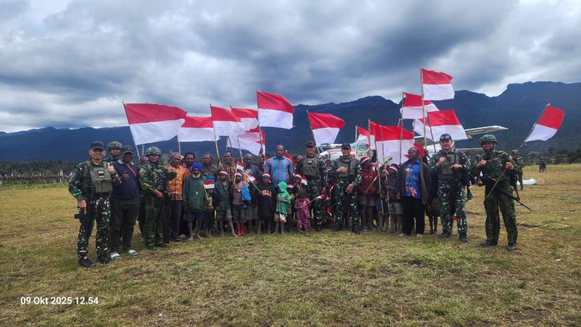 Wujud Kepedulian Pangkogabwilhan III Kunjungi Prajurit di Garis Depan   