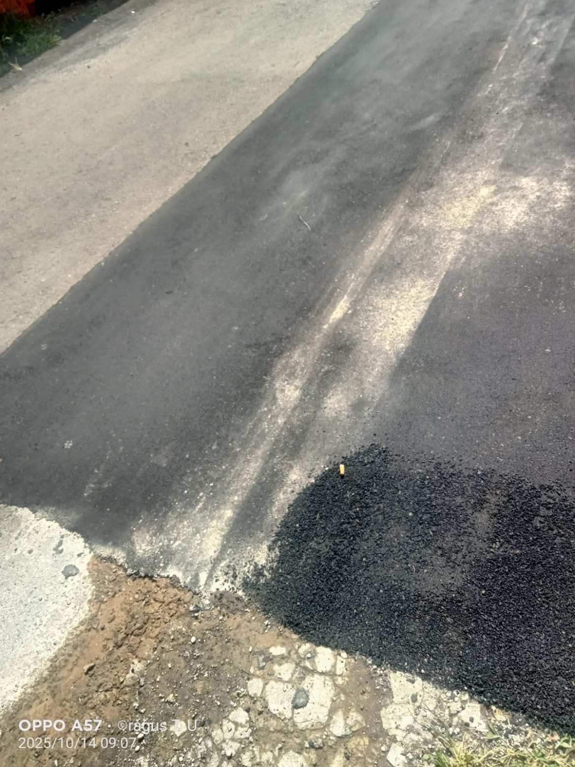 Proyek Pelebaran Jalan Gunungjati–Batunyana Diduga Dikerjakan Asal-Asalan