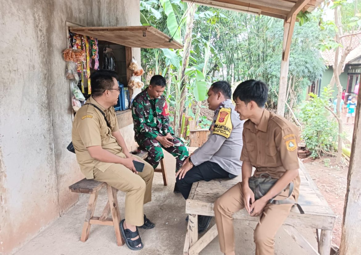 Bhabinkamtibmas Desa Lumpang Polsek Parungpanjang Sambangi Warga dan Berikan Himbauan Kamtibmas   