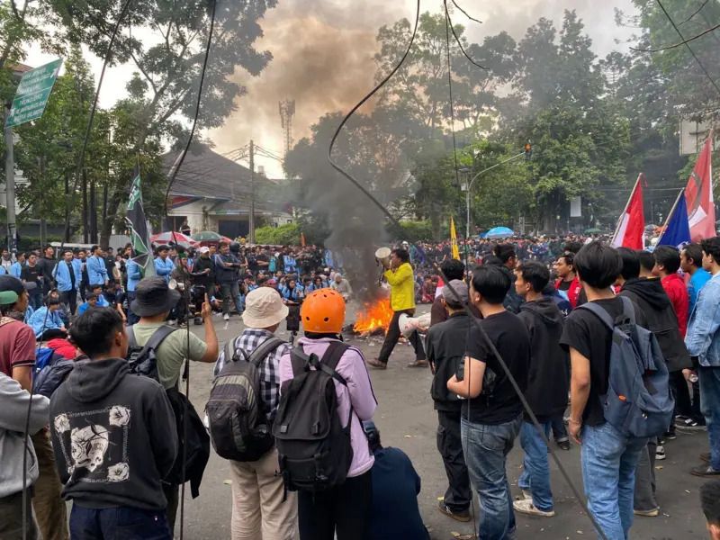 POLDA JABAR MENGHIMBAU SISWA SEKOLAH TIDAK TERPROVOKASI AJAKAN DEMO ANARKIS   