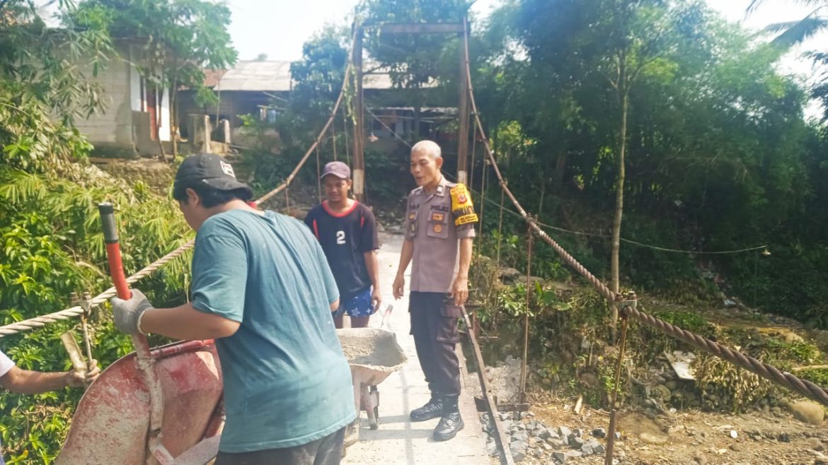 BHABINKAMTIBMAS DESA GOBANG SAMBANGI WARGA, BERIKAN HIMBAUAN KAMTIBMAS UNTUK CIPTAKAN SITUASI AMAN DAN KONDUSIF   