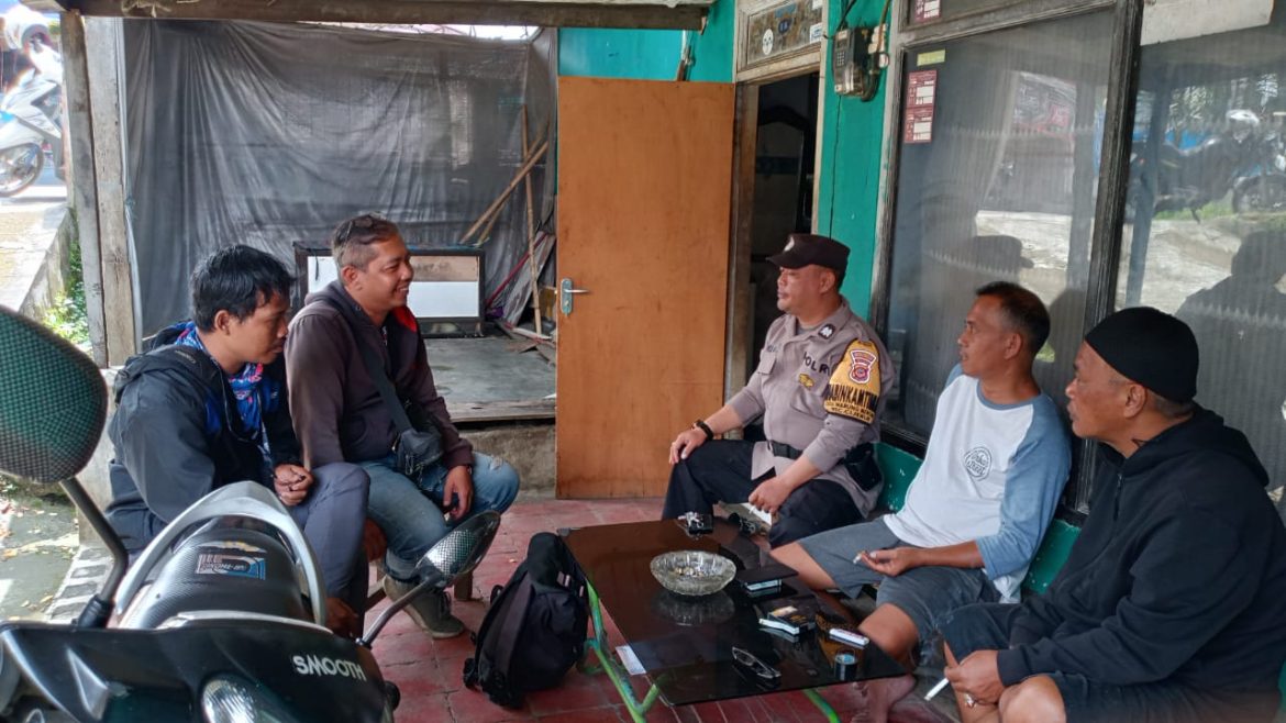 Bhabinkamtibmas Polsek Cijeruk Polres Bogor Sambang Warga, Perkuat Kedekatan Polri dengan Masyarakat   